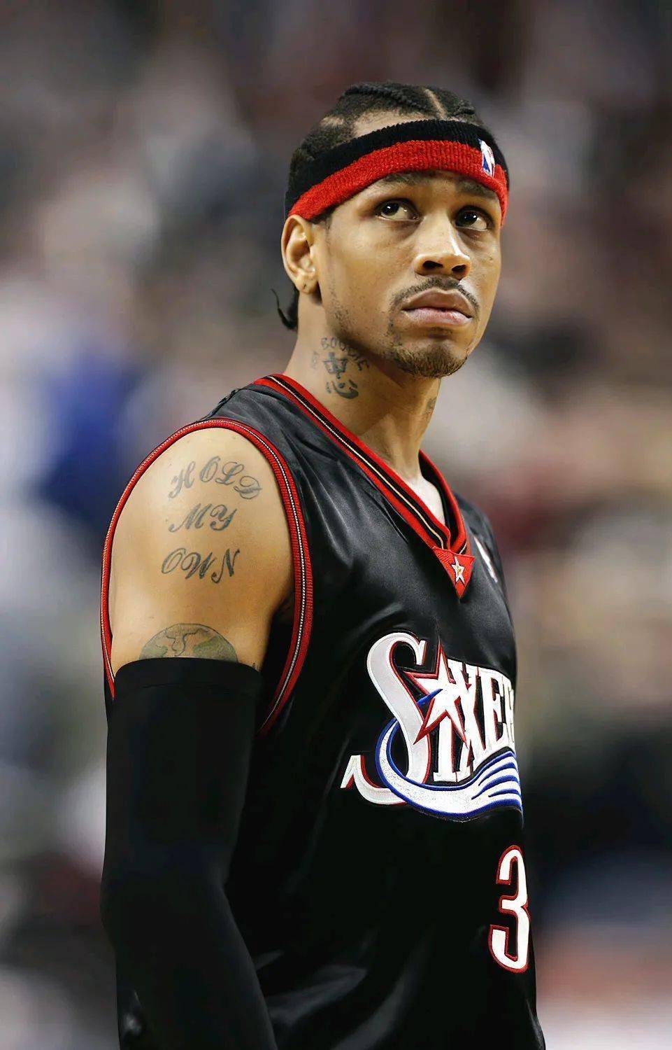 欧文突破防守连续得分（欧文强突防线连取分）