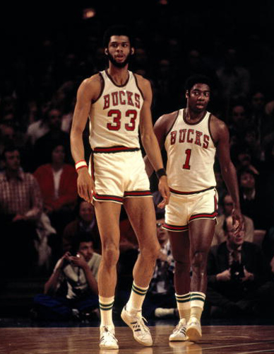 马克西20+4独木难支，奇兵31分刷爆生涯纪录，魔术41分大胜76人（马克西20+4难救主，奇兵轰生涯新高31分，魔术41分狂胜76人）