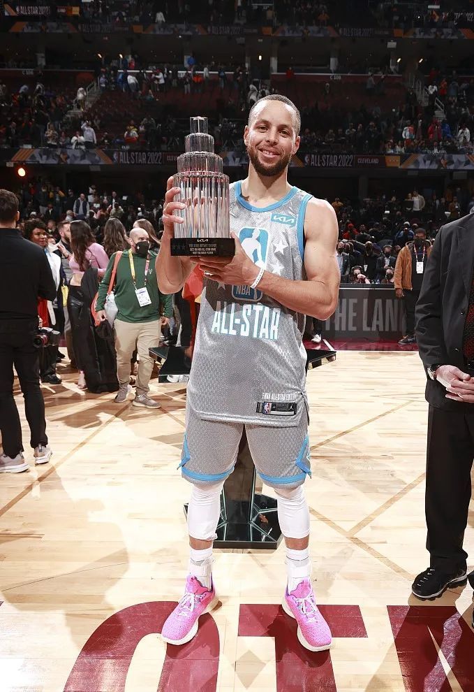 给亚马尔的建议？纳达尔：要让自己身边围绕着真正帮助你的人（纳达尔给亚马尔的建议：身边要围绕真正能帮助你的人）