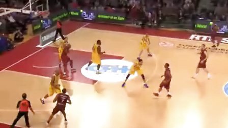 曼联主场迎战西汉姆联，两队均形势不佳，曼联有望取胜。（曼联坐镇老特拉福德迎战西汉姆，双方状态低迷，红魔更被看好取三分。）