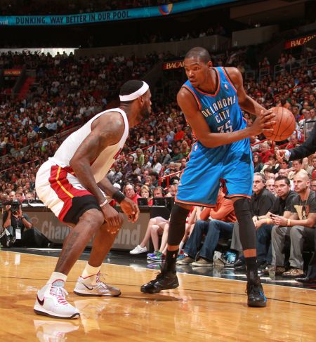 弗里克执教的巴萨上赛季与本赛季前16场数据对比（弗里克执掌巴萨：上季与本季前16场数据对照）