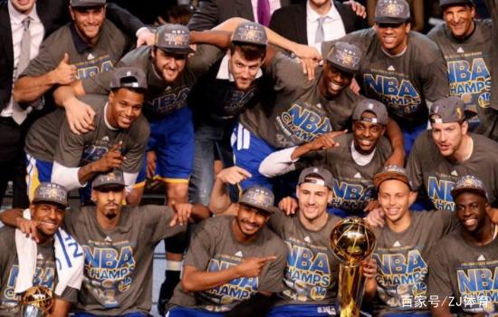 卡卢卢：斯帕莱蒂要求很高；我们可以随时切换三后卫或四后卫（卡卢卢：斯帕莱蒂要求严格，三四后卫切换自如）